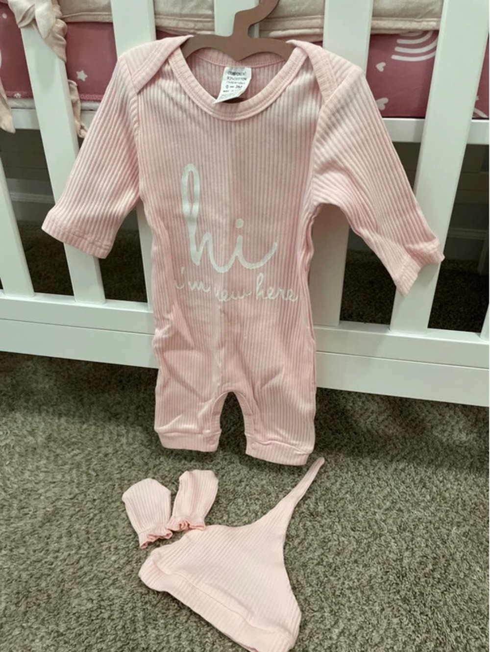 Baby girl outfit set - “hi I’m new here” - 0-3 months